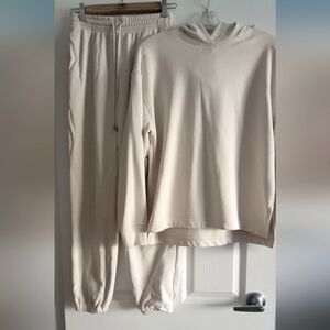 Uniqlo White Sweatsuit